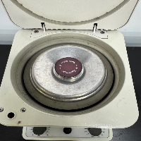 Eppendorf 5415C Centrifuge image 2